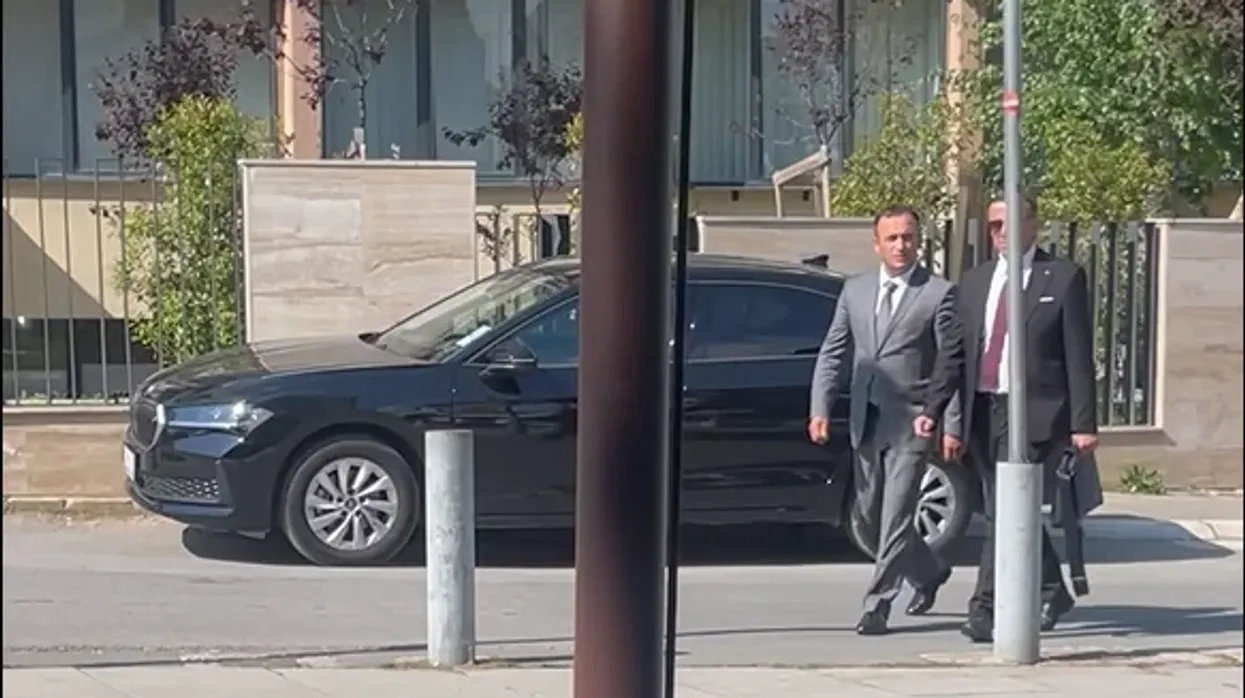 Kryetari i Obiliqit, Halil Thaçi raportohet se po intervistohet nga Prokuroria Speciale Kryetari i Obiliqit, Halil Thaçi raportohet se po intervistohet nga Prokuroria Speciale