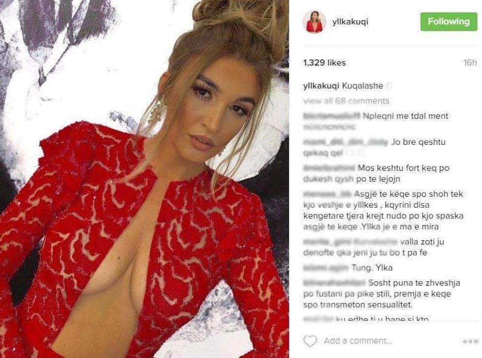 Fotografi e publikuar nga Yllka Kuqi në Instagram, dhe komentet negative.
