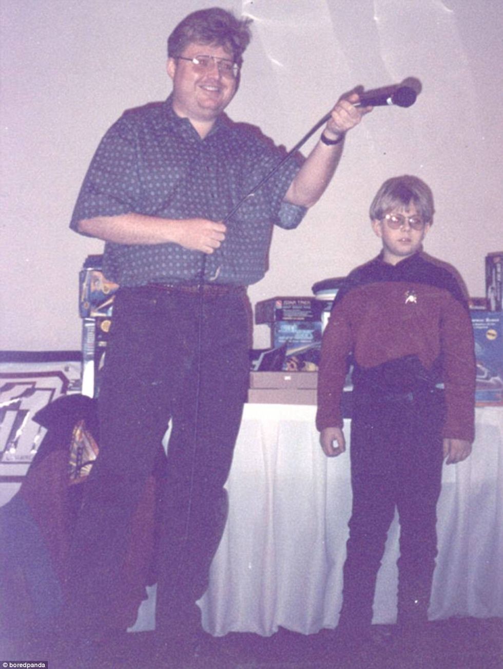 Fotografitë e shëmtuara nga fëmijëria iu perfunduan ne internet prej bashkeshorteve te tyre foto 4