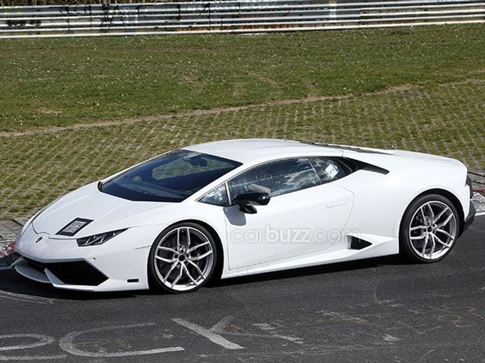 Fotografohet Huracane Superleggera pa mbeshtjellesin per kamuflazh foto 3