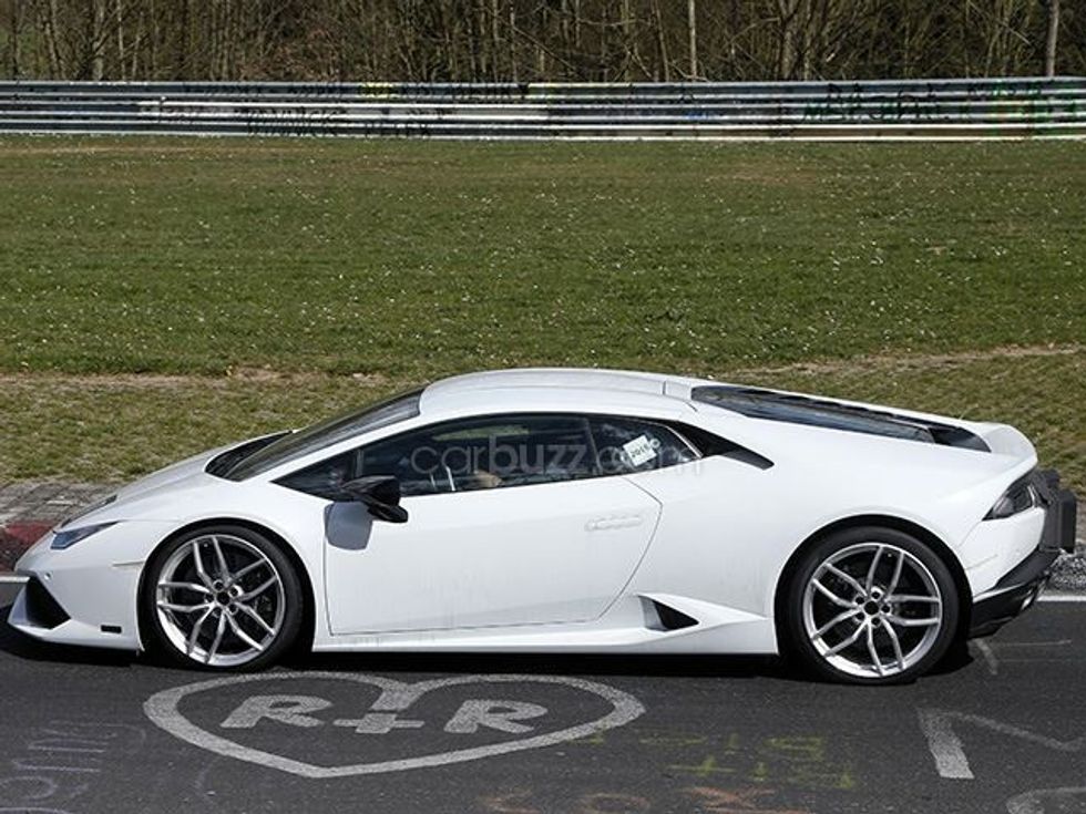 Fotografohet Huracane Superleggera pa mbeshtjellesin per kamuflazh foto 4