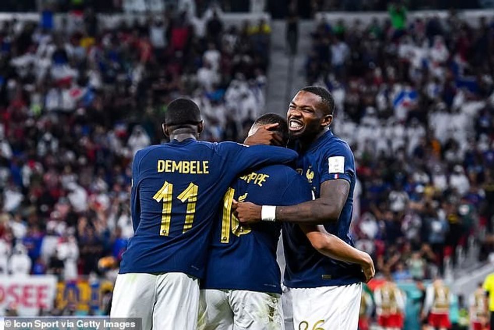 Franca (sipër) dhe Anglia do të përballen ballë për ballë në një përplasje çerekfinale të së shtunës mbrëma