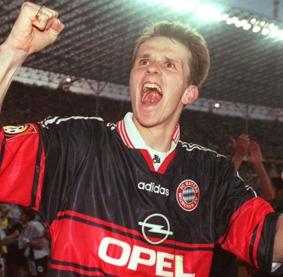 FuRball Dietmar Hamann bejubelt DFB Pokalsieg