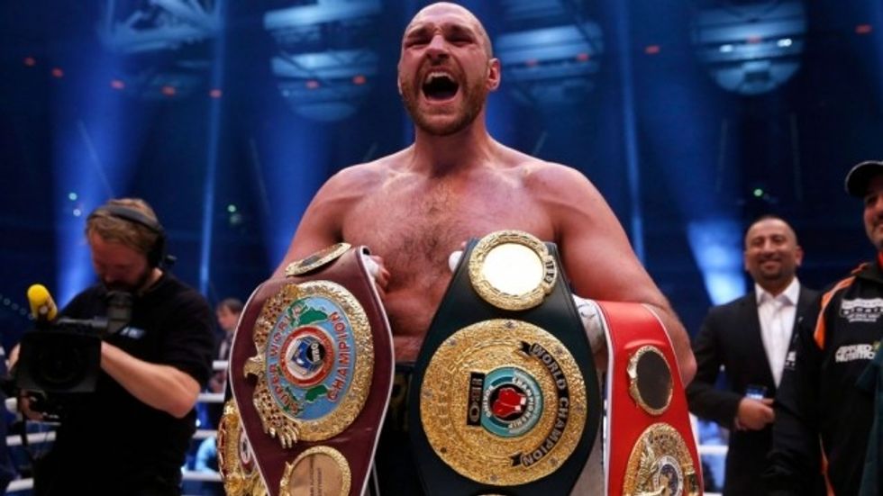 fury ylli q euml ndoqi legjend euml n e mike tyson hd