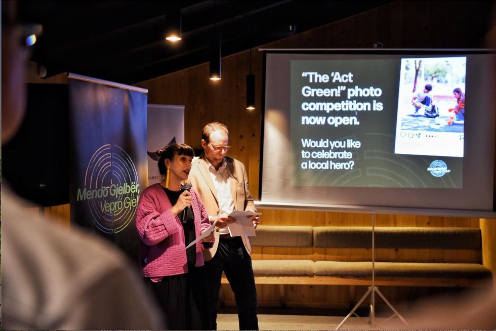 Fushata 22Mendo Gjelber Vepro Gjelber22 shpall garen e fotografise 22Vepro Gjelber22 2