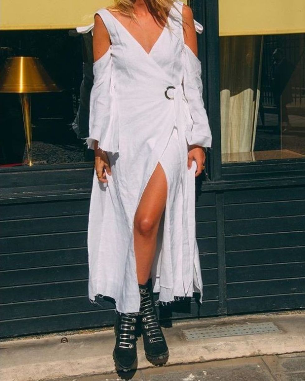 Fustan efektiv me prerje + çizme masive