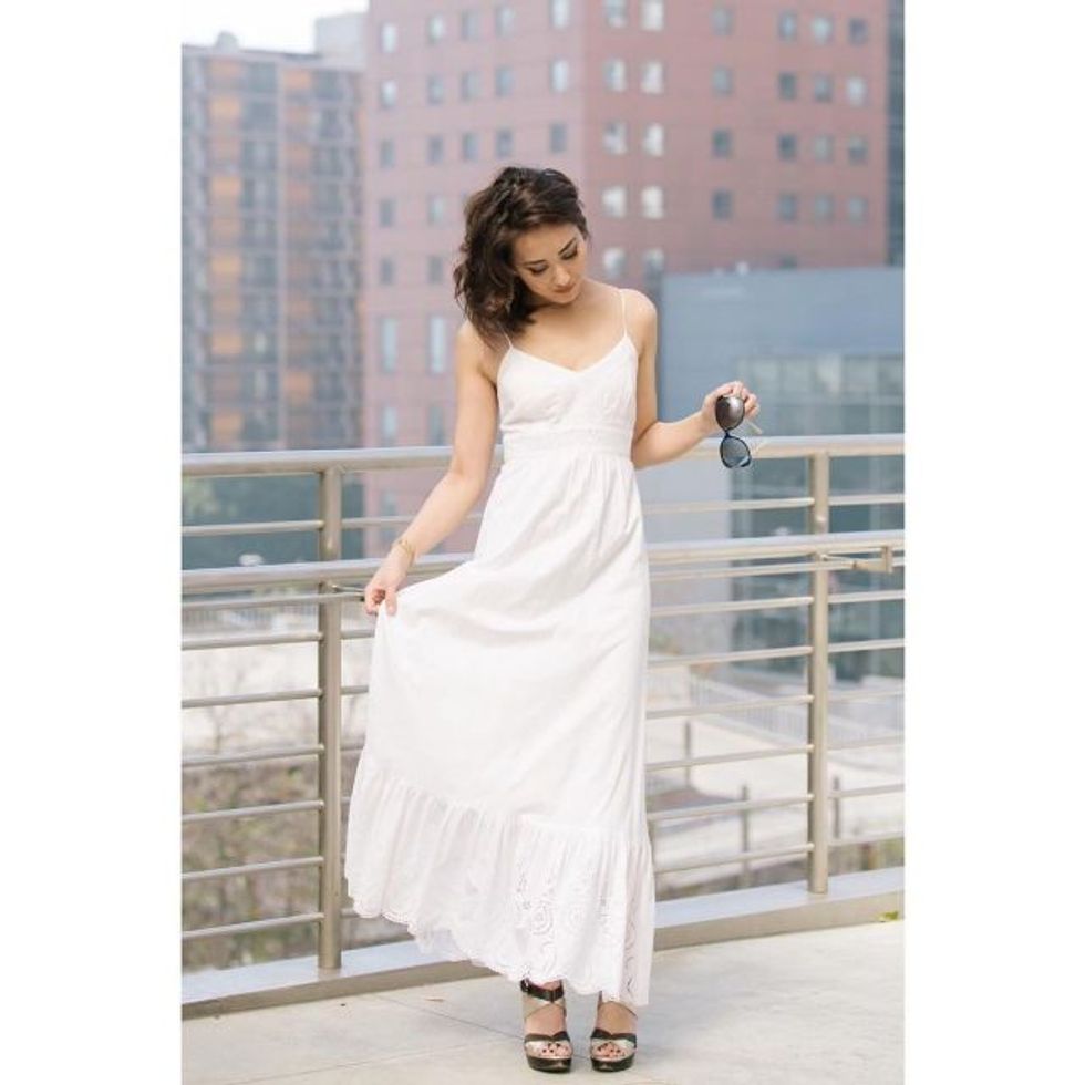 Fustani i bardhë i gjatë