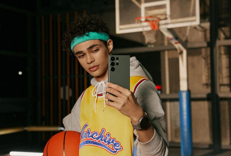 Galaxy S23 Ultra Lifestyle 19 LI scaled