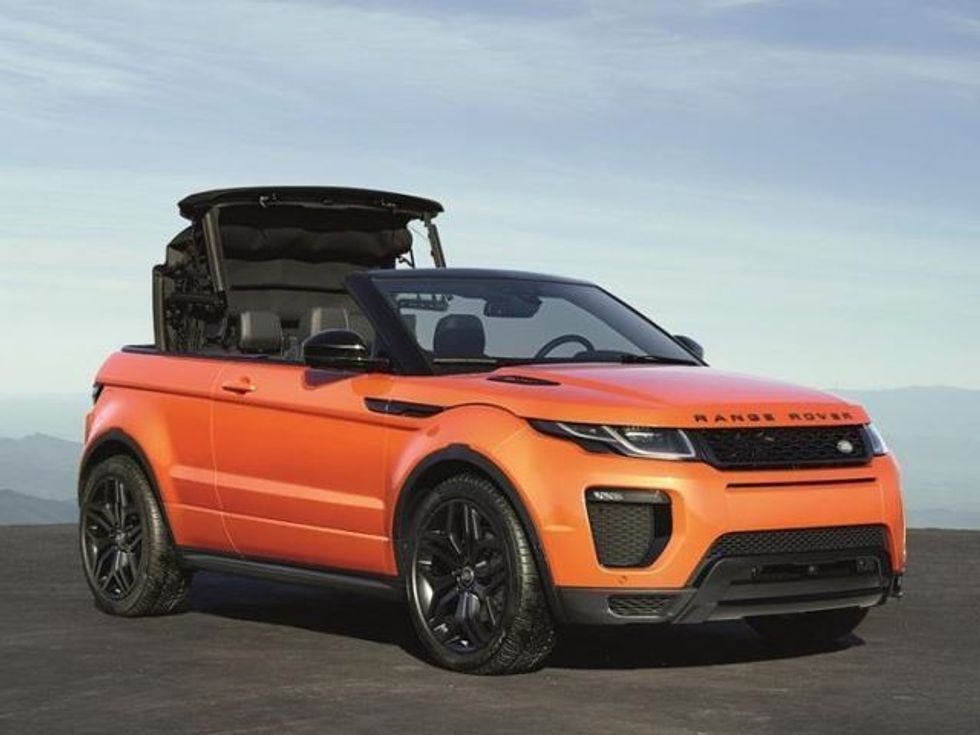 Garazhi i ëndrrave që do ti permbante pese makina nga Land Rover foto 10