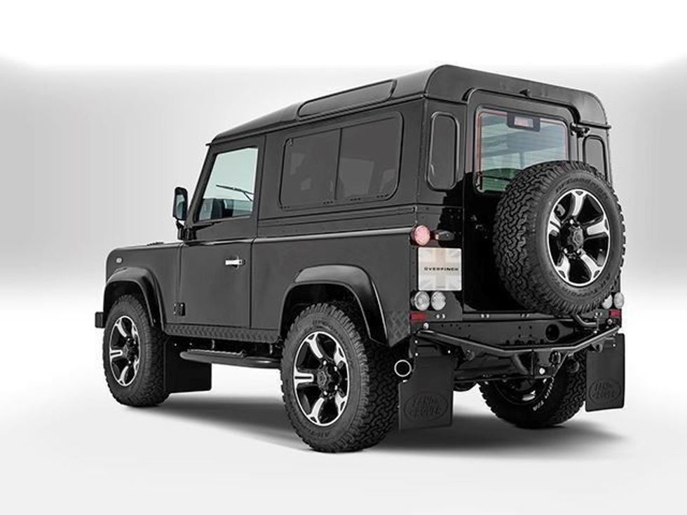 Garazhi i ëndrrave që do ti permbante pese makina nga Land Rover foto 8