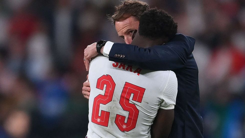 gareth southgate bukayo saka euro final x1lceoj7xa5q14iq3c7vml8y9