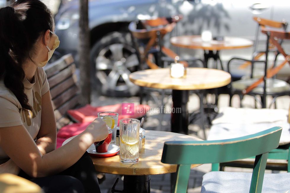 Gastronomi sherbimet ne hapsira te jashtme te kafiterive foto Ridvan Slivova 1