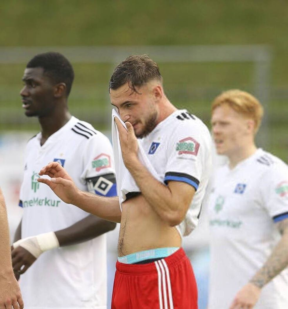 GetPaidStock.com 61d0db185c1fd e1641078128794