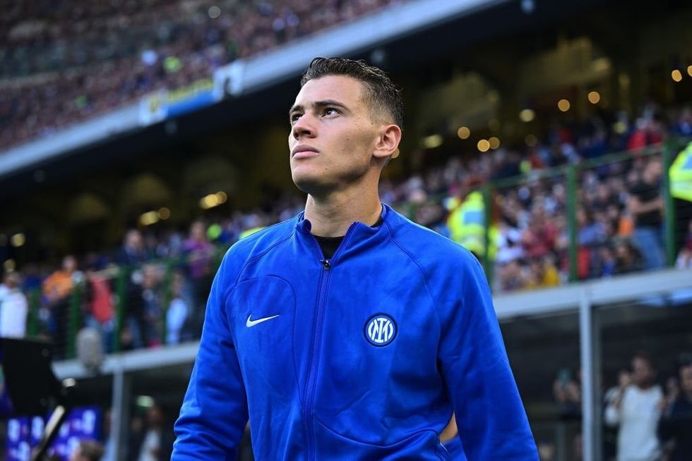 GetPaidStock.com 633896e304bbc