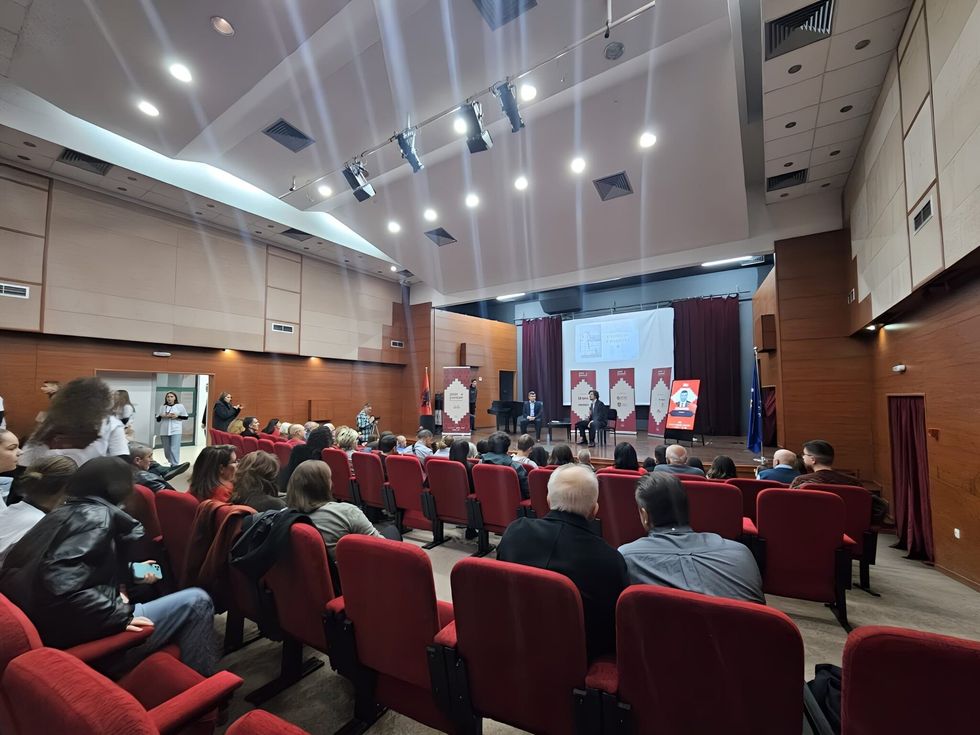 Gjakove prezantimi 1