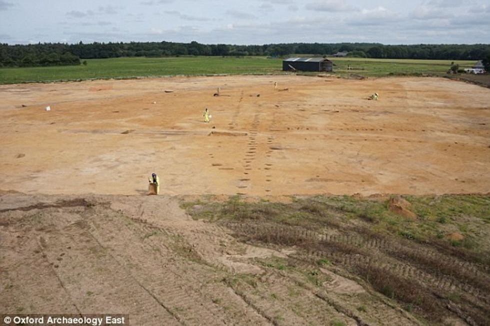 Gjatë hapjes së një rruge zbulohet pa dashje vendbanimi unik i Epokes se Bronzit foto 4
