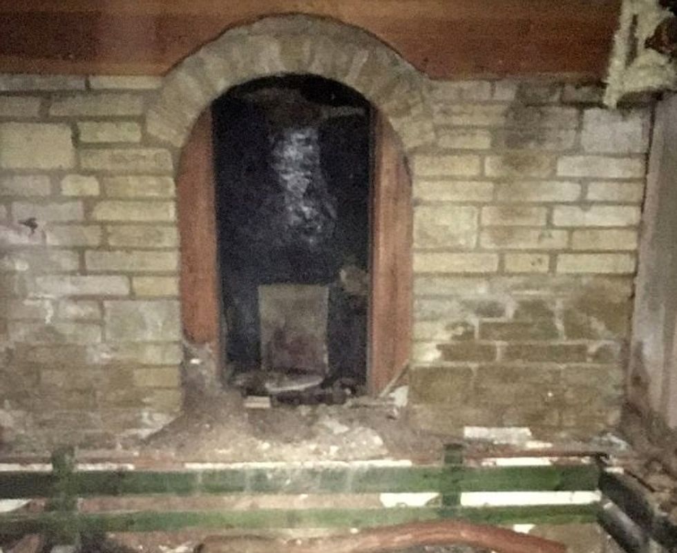 Gjatë renovimit të restorantit gjeten shishet me vere qe kushtojne mijera euro foto 3