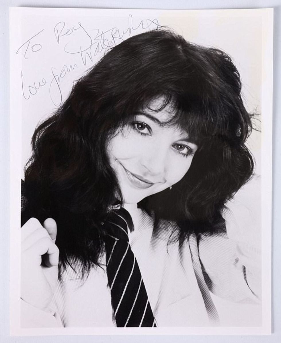 Gjendet koleksioni me autografet e të famshmëve qe i kishte humbur pronarit foto 2