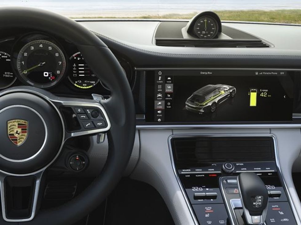 Gjenerata e dytë nga Porsche Panamera hibridi me 680 kuajfuqi qe lansohet vitin qe vjen foto 10