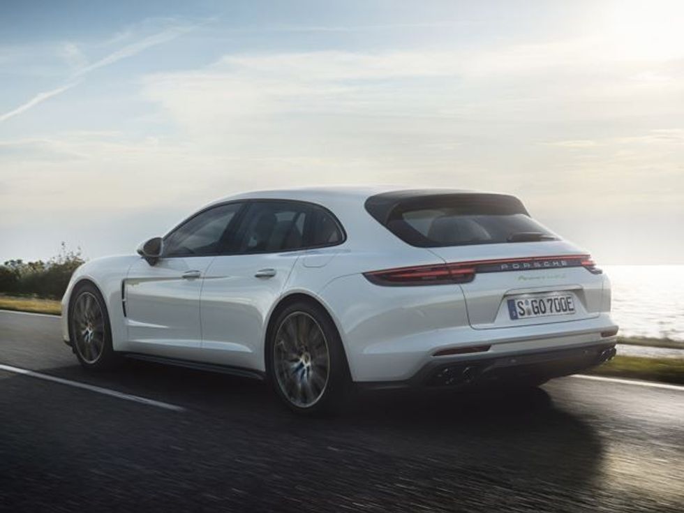 Gjenerata e dytë nga Porsche Panamera hibridi me 680 kuajfuqi qe lansohet vitin qe vjen foto 2