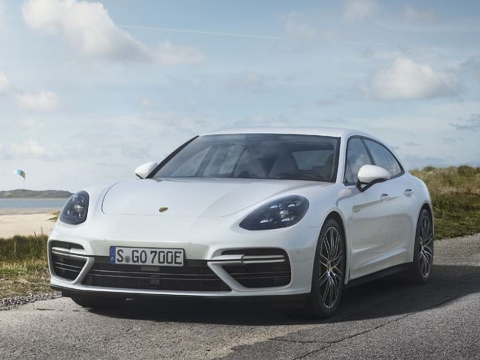 Gjenerata e dytë nga Porsche Panamera hibridi me 680 kuajfuqi qe lansohet vitin qe vjen foto 5
