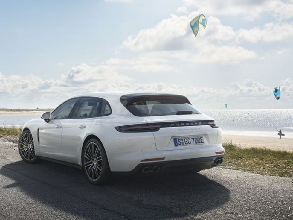 Gjenerata e dytë nga Porsche Panamera hibridi me 680 kuajfuqi qe lansohet vitin qe vjen foto 6