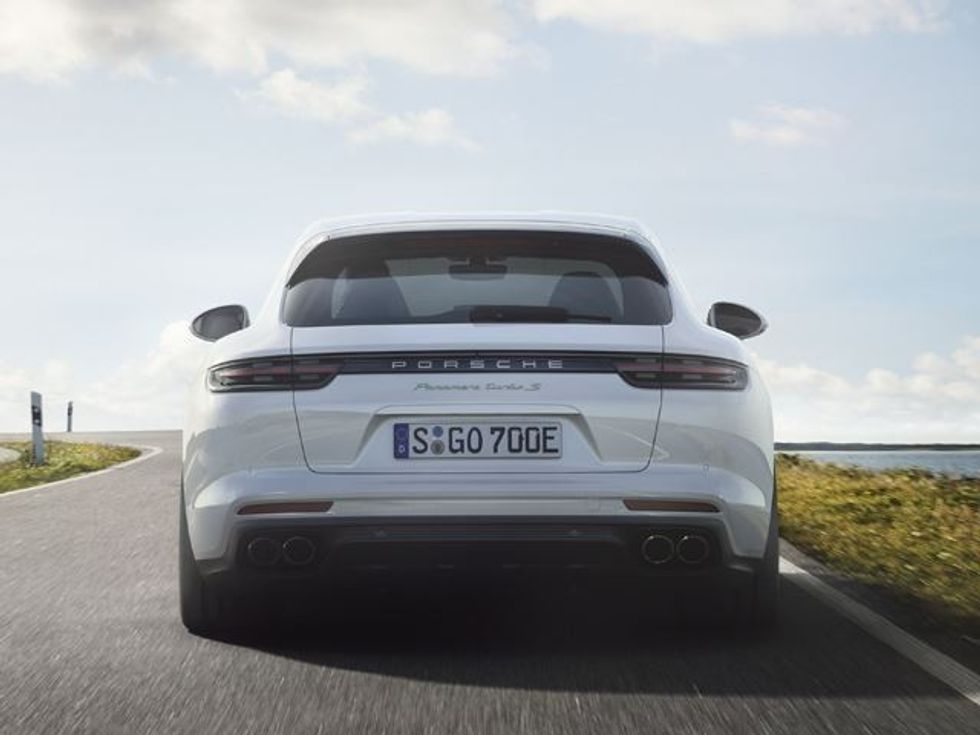 Gjenerata e dytë nga Porsche Panamera hibridi me 680 kuajfuqi qe lansohet vitin qe vjen foto 8