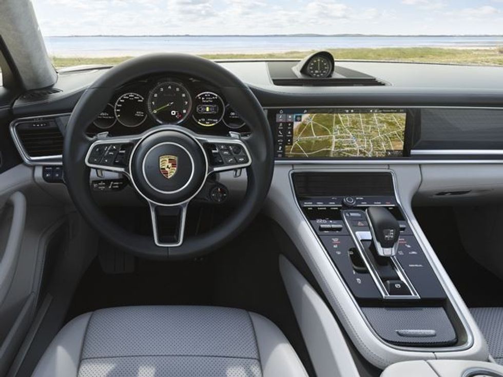 Gjenerata e dytë nga Porsche Panamera hibridi me 680 kuajfuqi qe lansohet vitin qe vjen foto 9