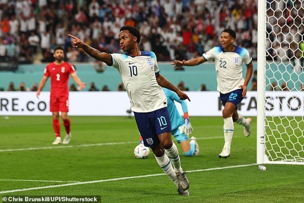 Gjetjet zbuluan gjithashtu një rëndësi të ripërtërirë të lojtarëve të gjerë për të luftuar forcat mbrojtëse të ekipeve në qendër.