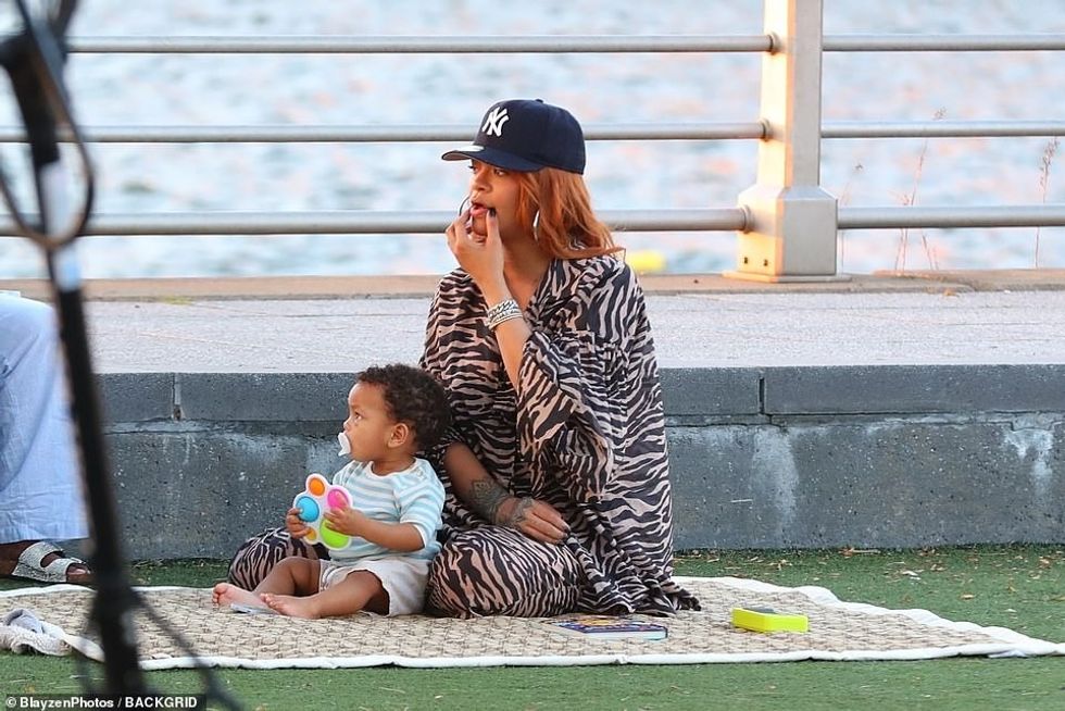 “Gjithmonë kam menduar se fillimisht do të ishte martesë, pastaj një fëmijë, por kush thotë se duhet të jetë kështu”, tha ajo për median në prill 2022.