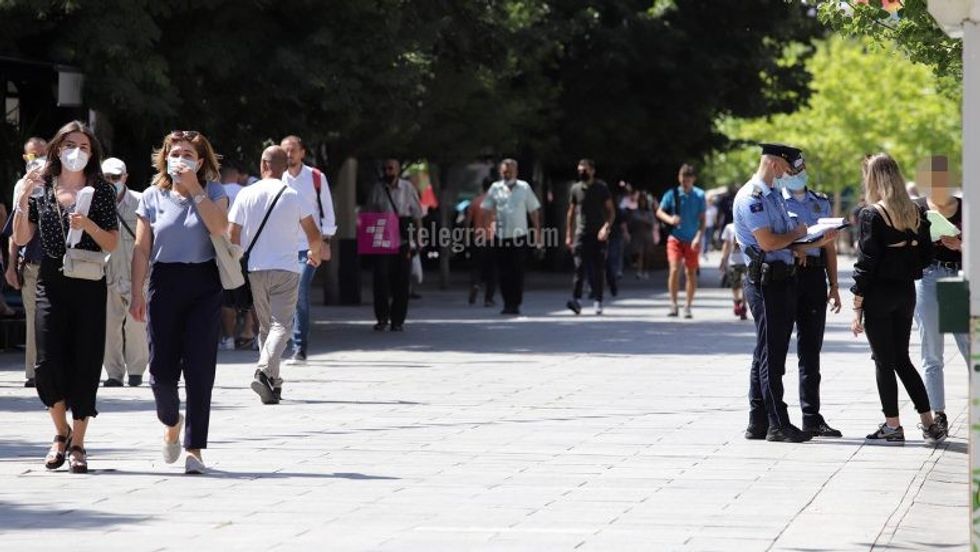 gjobitja e qytetareve masat covid 19 foto Ridvan Slivova 4 1