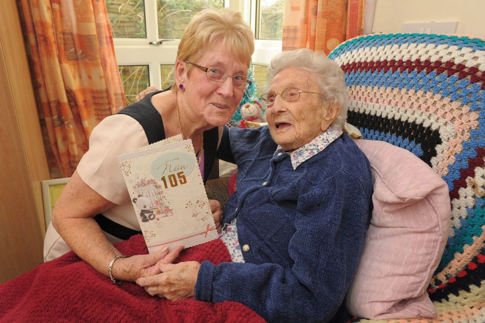 Gjyshja 105 vjeçare i mban mend mire ditelindjet dhe emrat e 51 niperve foto 2