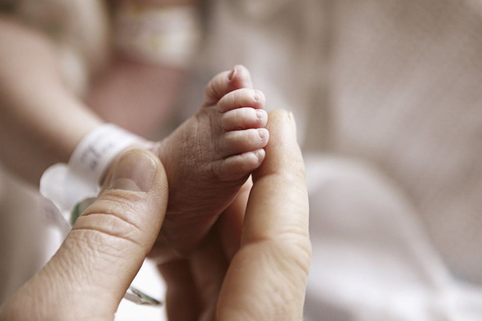 Gjyshja ktheu nipin në spital i dukej i shemtuar dhe mendonte se ia kane nderruar foto 2