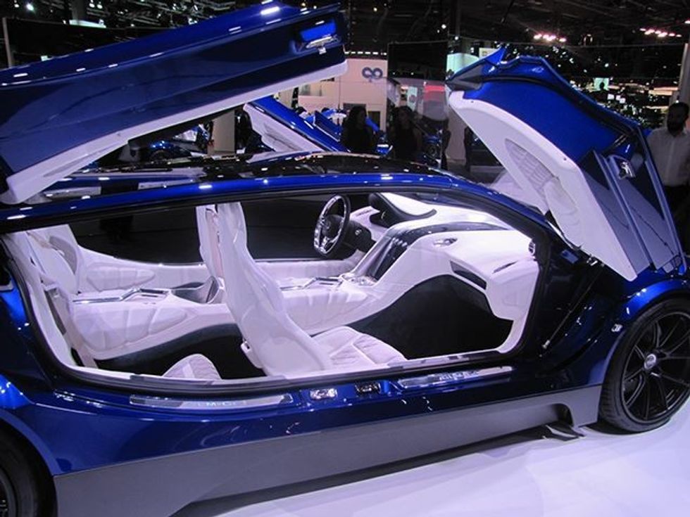 GLM prezanton makinën elektrike që i hapen dyert me sistemin flutur foto 8