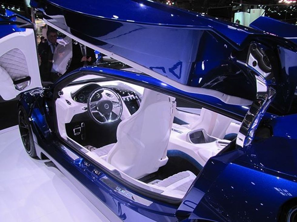 GLM prezanton makinën elektrike që i hapen dyert me sistemin flutur foto 9