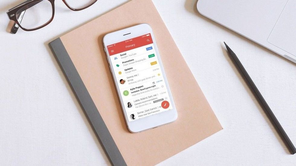 Gmail iOS Hero Image.2e16d0ba.fill