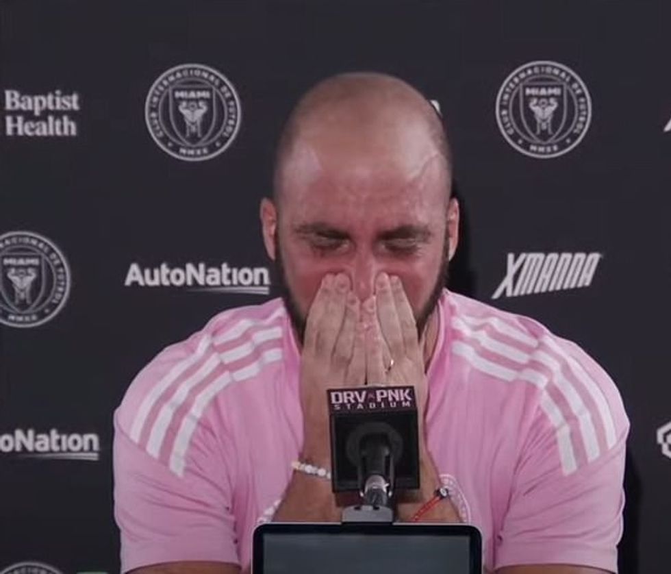 Gonzalo Higuain i përlotur ka njoftuar se do të tërhiqet në fund të sezonit të MLS.