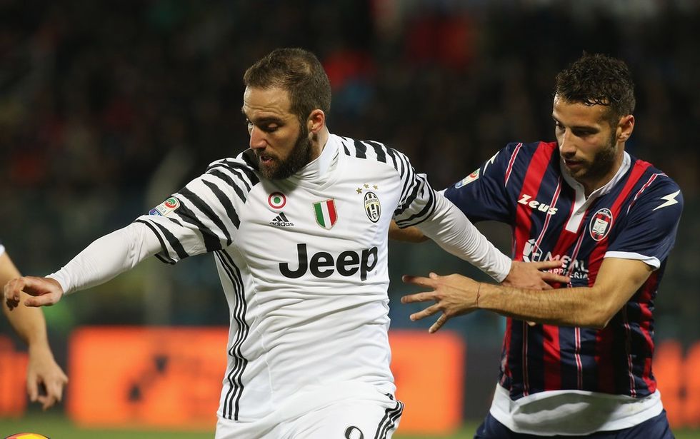 GonzaloHiguainFCCrotonevJuventusFCSerieEhA9lWddni5x
