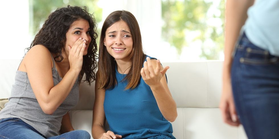 Gossip girls criticizing another woman