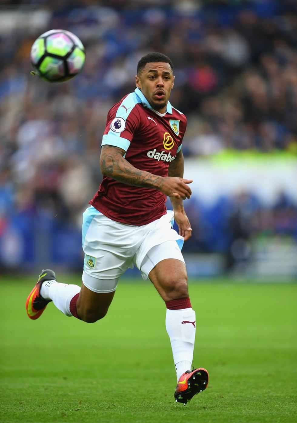 Gray gjatë një aksioni ndaj Leicester Cityt.