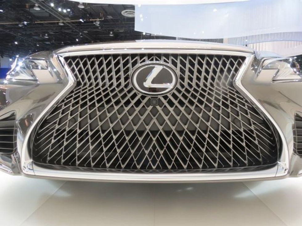 Grilli i Lexus SL ka marrë tre vjet e gjysmë kohë deri ne perfundimin final foto 2