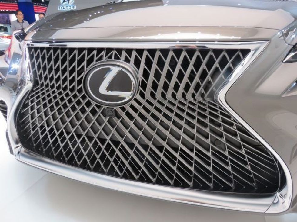 Grilli i Lexus SL ka marrë tre vjet e gjysmë kohë deri ne perfundimin final foto 3