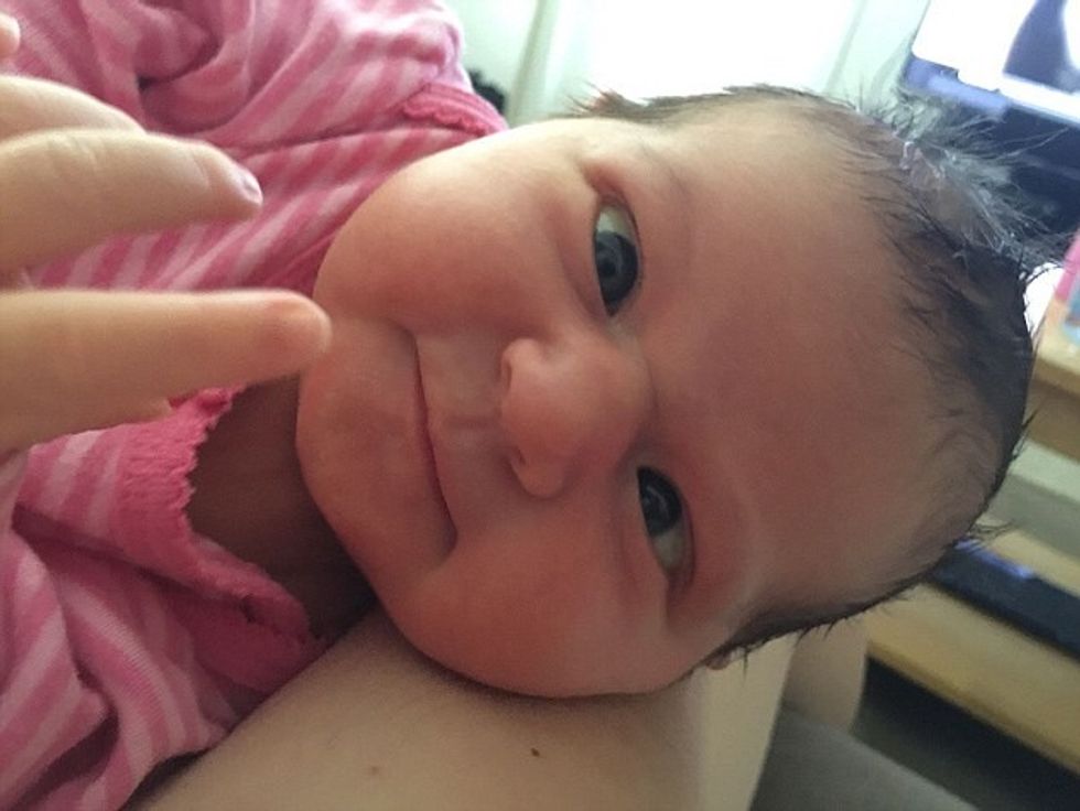 Grimasat qesharake të fëmijëve në momentin kur e mbushin pelenën foto 9