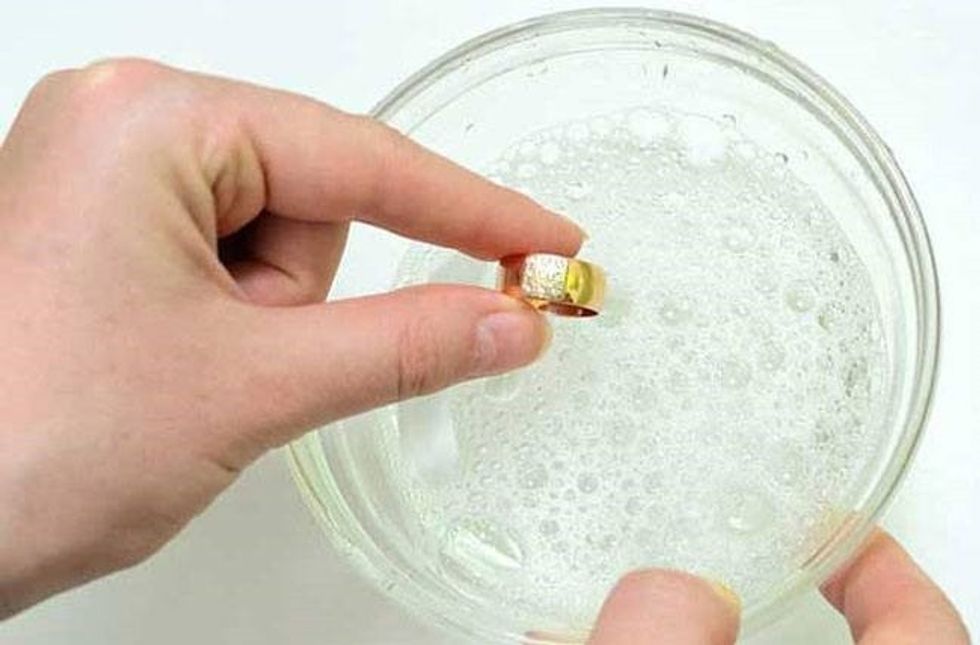 Guide to Sanitizing Jewelry Dishwa