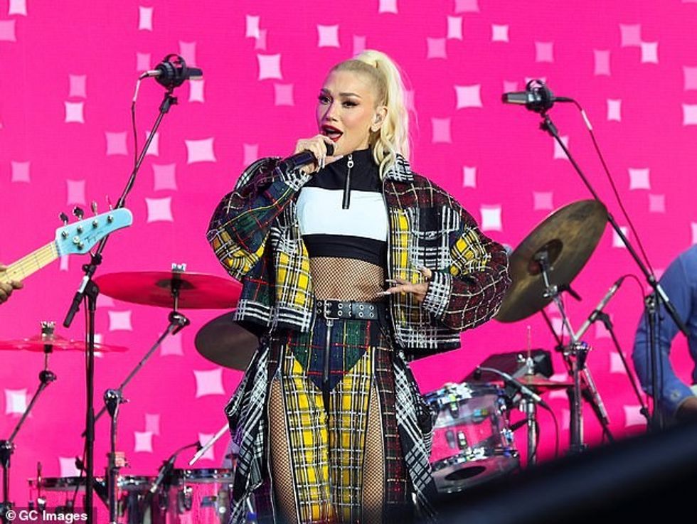 Gwen foli gjithashtu sinqerisht për 30-vjetorin e ardhshëm të Tragic Kingdom, albumi i fundit që katapultoi No Doubt ¿ grupin që ajo drejtoi për vite ¿ në qendër të vëmendjes