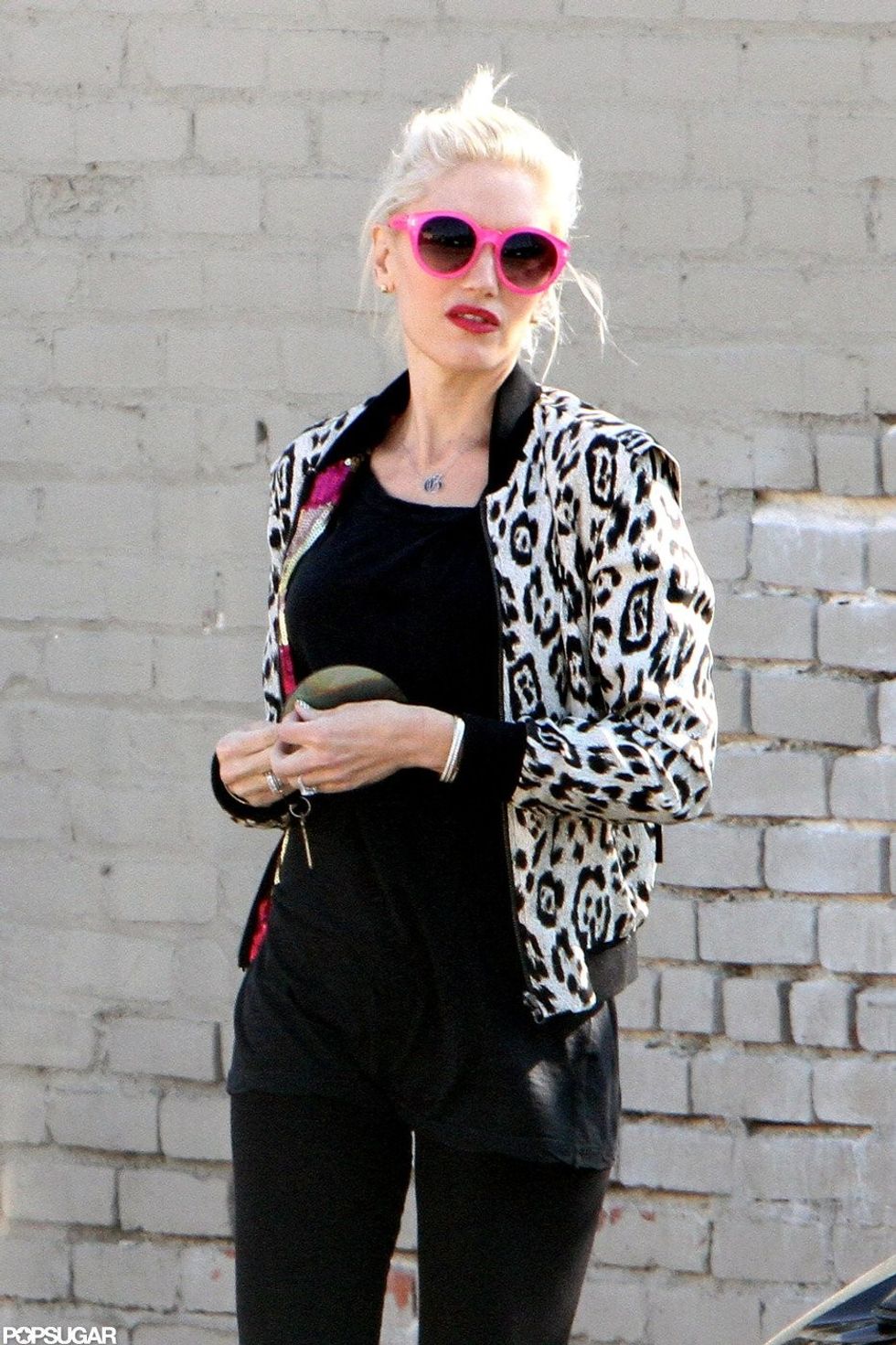 Gwen-Stefani-pulled-leopard-print-jacket-Hollywood