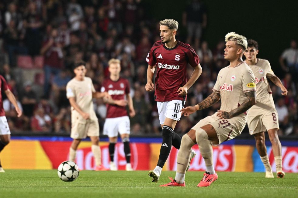 GXxytTuW4AAi JP scaled