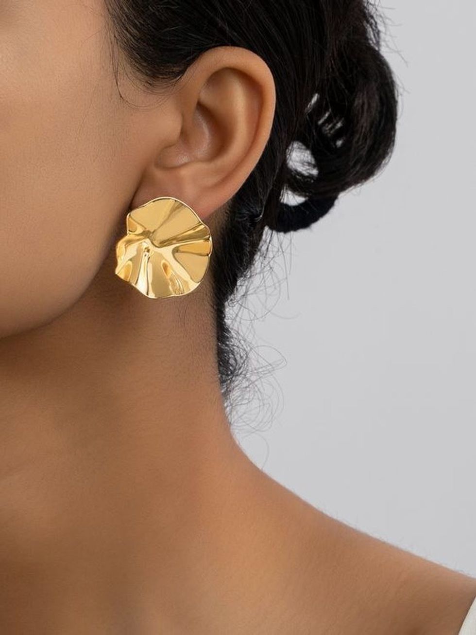 Hailey Bieber u sigurua që të na provonte se stili retro