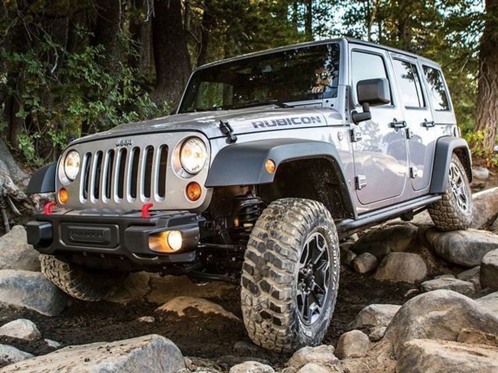 Hajnat përdorën teknika hakuese për të vjedhur 150 Jeep Wrengler foto 2
