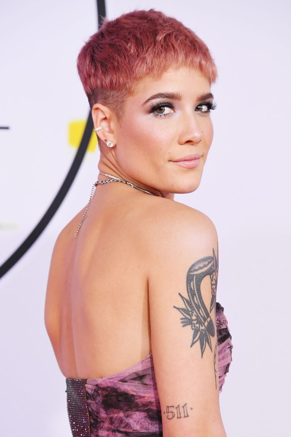 halsey attends the 2018 american music awards at microsoft news photo 1572538380